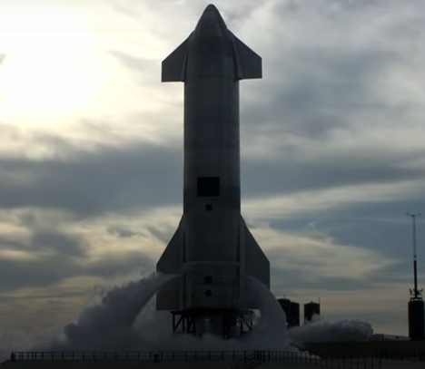 Starship SN10 about to take off for the landing test. SpaceX continued to advance in space exploration. 
