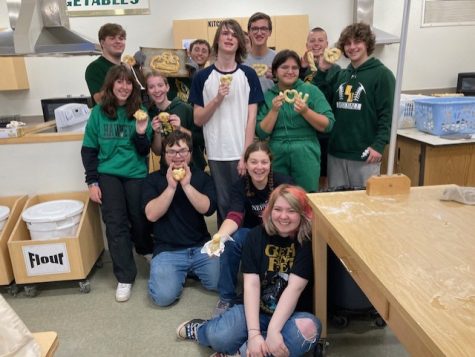 German club gets wrapped up in pretzel making fun